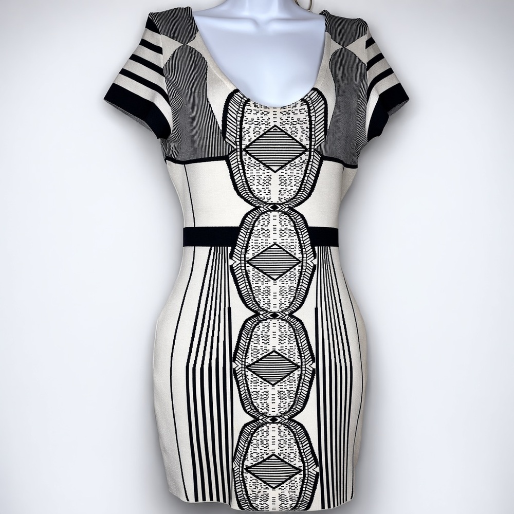 Herve Leger Iconic Black & White Kardashian Dress size L